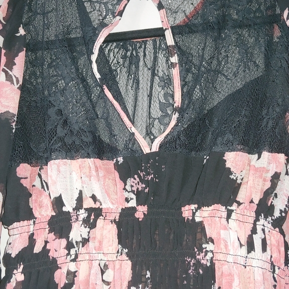 XS Free People Daphne Floral Blouse in Midnight Combo - Picture 4 of 6